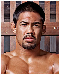 MARK MUNOZ OPENS REIGN TRAINING CENTER TO OPEN MARCH 13