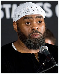 NAAZIM RICHARDSON BELIEVES ADRIEN BRONER RECEIVING MAYWEATHER BACKLASH AFTER FIRST DEFEAT