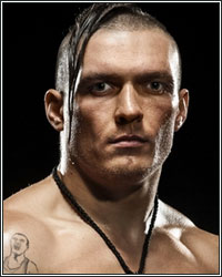 USYK STOPS WITHERSPOON IN 7TH ROUND OF HEAVYWEIGHT DEBUT