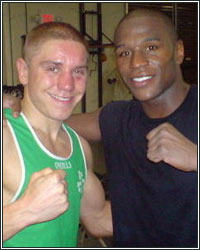 MAYWEATHER INJURED BY A LIGHTWEIGHT AMATEUR